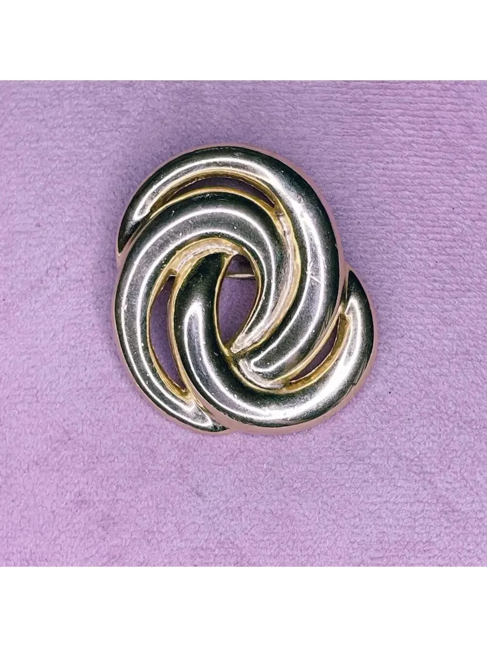 661. Vintage Goldtone Swirl Geometric Brooch